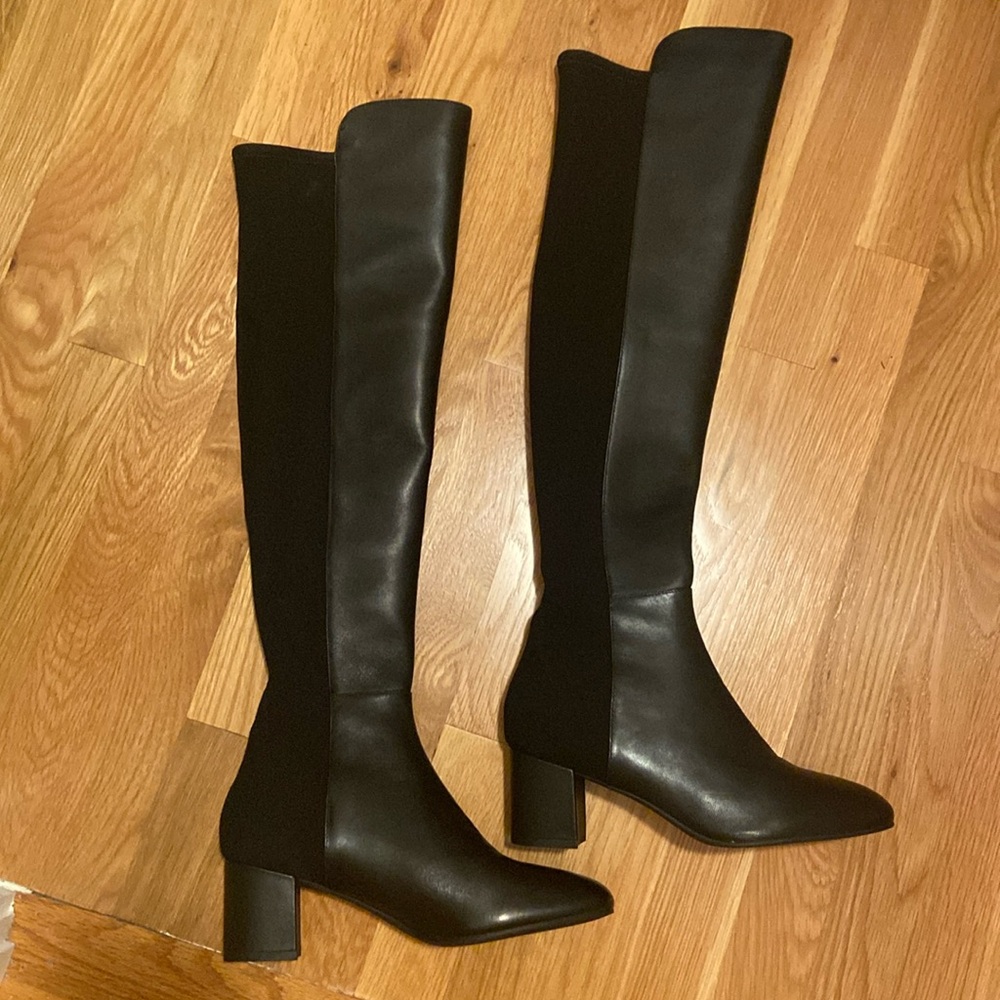 NWOT Stuart Weitzman Boots